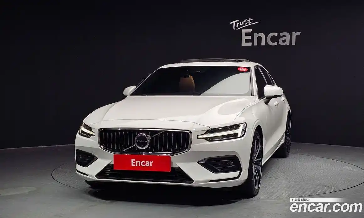 Volvo S60 2024 2.0 гидро в Москве № 823832, фото 3