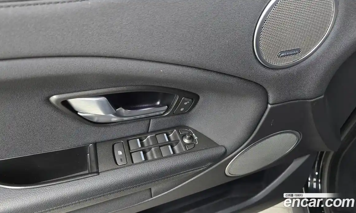 Land Rover Range-Rover Evoque 2018 2.0 гидро в Москве № 894636, фото 16