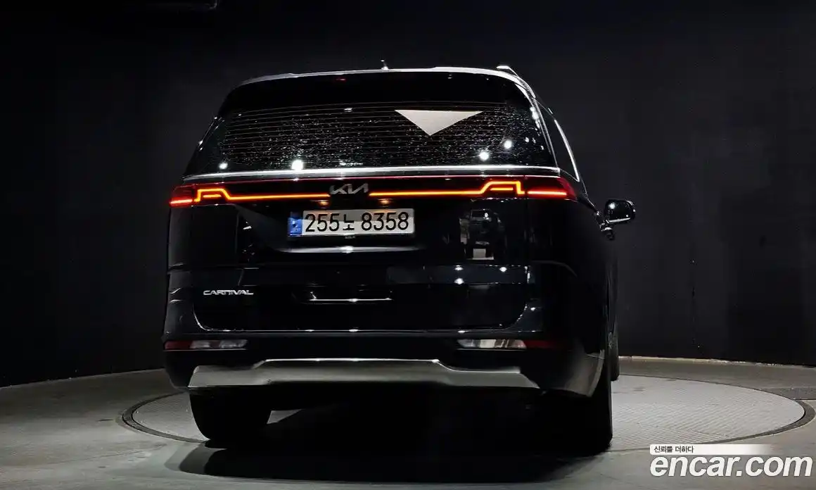 Kia Canival 2022 3.5 Автомат в Москве № 929075, фото 4