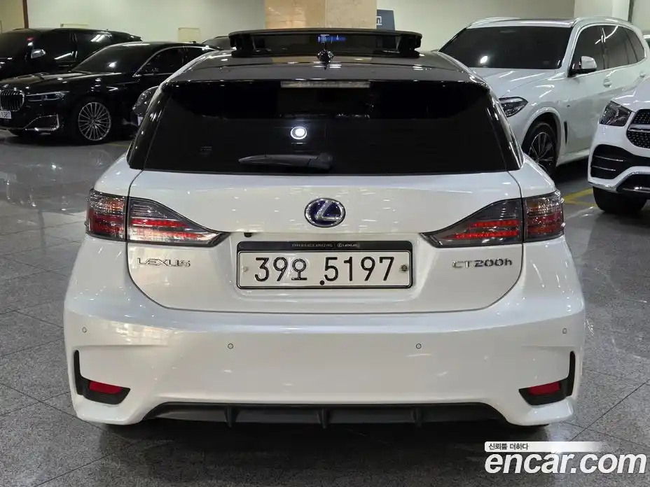 Lexus CT200h 2017 1.8 гидро в Москве № 975959, фото 4