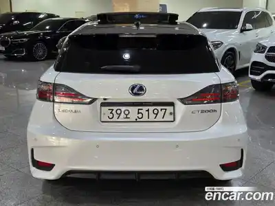 Lexus CT200h 2017 1.8 гидро в Москве № 975959, миниатюра 4