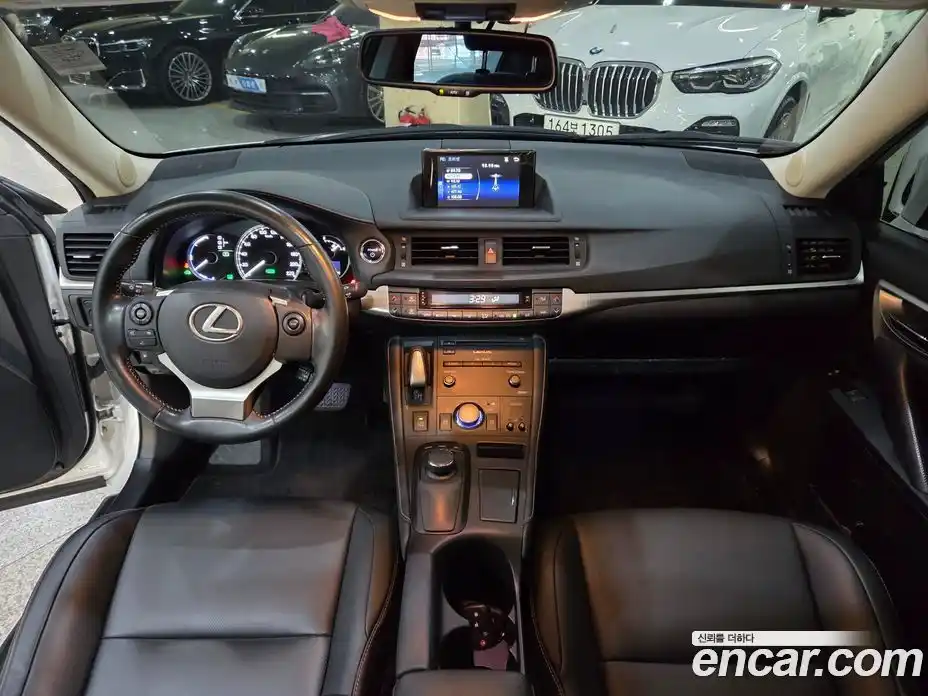 Lexus CT200h 2017 1.8 гидро в Москве № 975959, фото 8