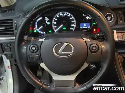 Lexus CT200h 2017 1.8 гидро в Москве № 975959, миниатюра 9