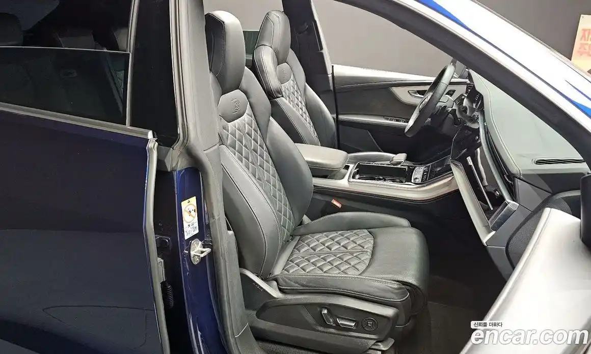 Audi Q8 2021 3.0 Автомат в Москве № 1001971, фото 12