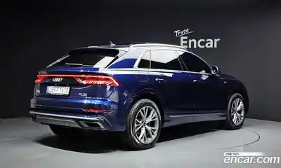 Audi Q8 2021 3.0 Автомат в Москве № 1001971, миниатюра 2