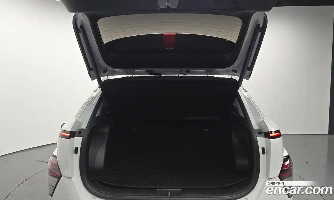 Hyundai Kona 2023 0.2 Автомат в Москве № 1005405, фото 20