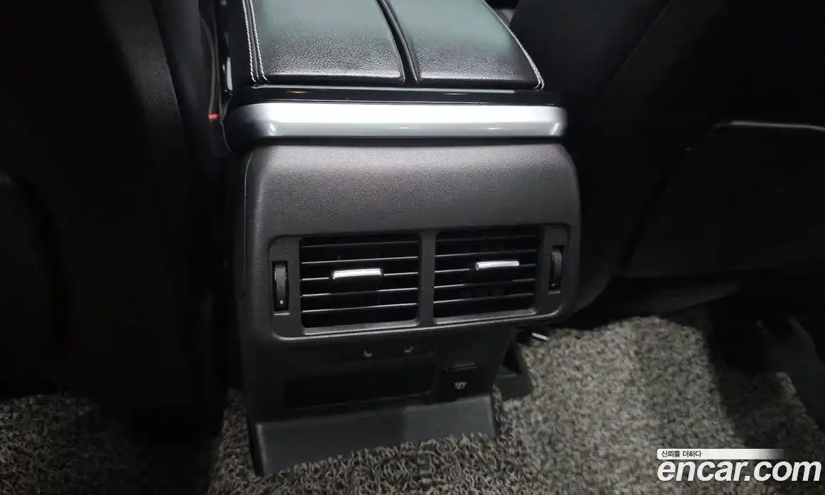 Land Rover Range-Rover Velar 2019 2.0 гидро в Москве № 1013367, фото 18