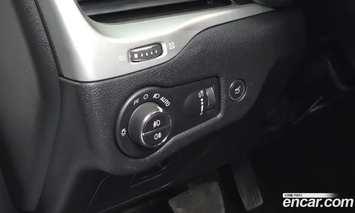 Jeep Cherokee 2017 2.4 гидро в Москве № 1015045, фото 16