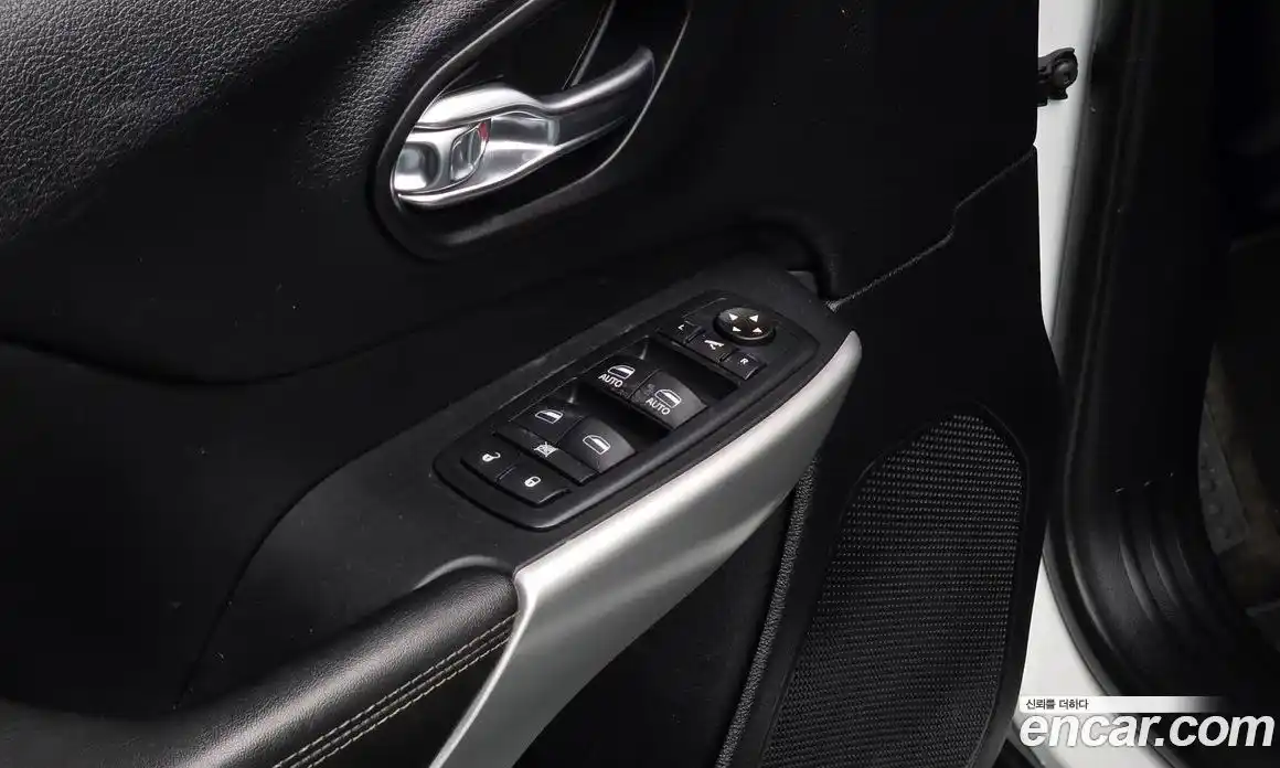 Jeep Cherokee 2017 2.4 гидро в Москве № 1015045, фото 17