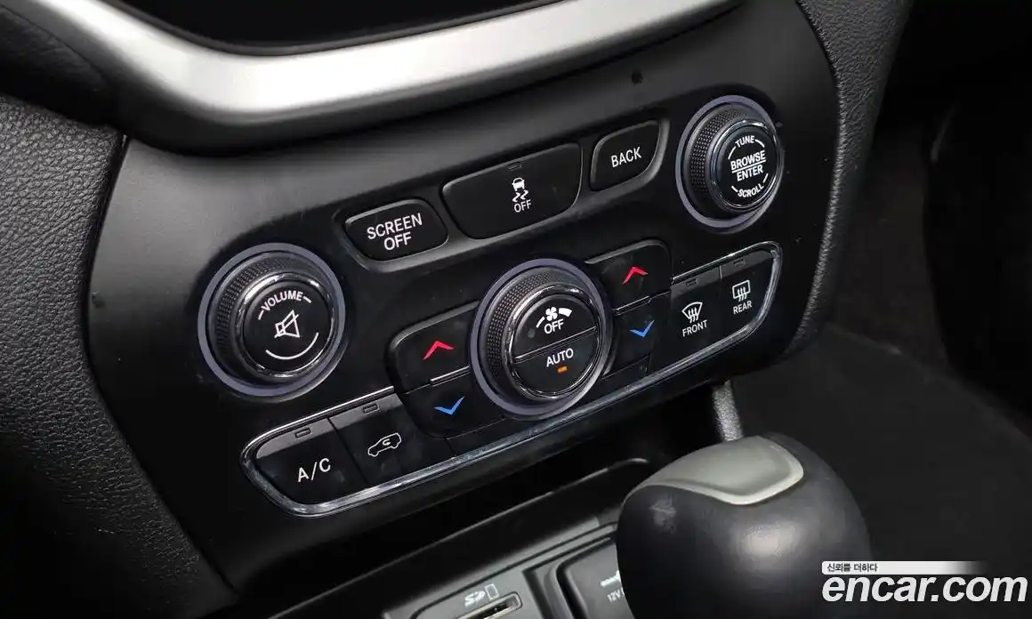 Jeep Cherokee 2017 2.4 гидро в Москве № 1015045, фото 18