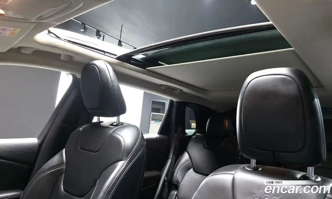 Jeep Cherokee 2017 2.4 гидро в Москве № 1015045, фото 20