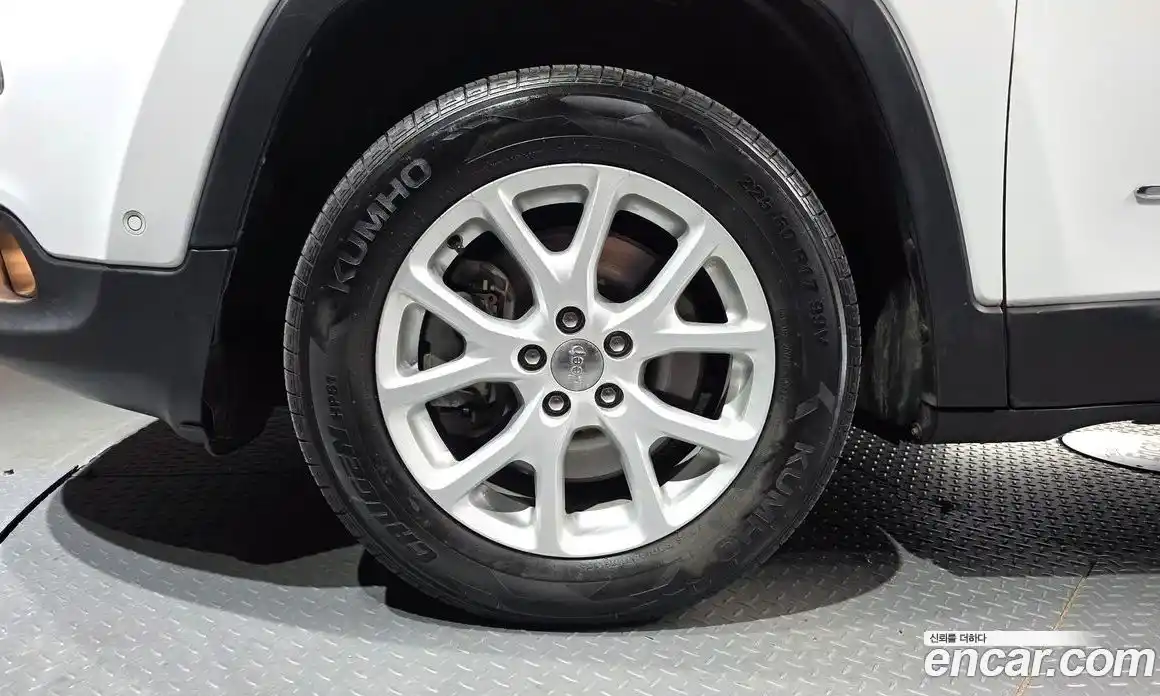 Jeep Cherokee 2017 2.4 гидро в Москве № 1015045, фото 5