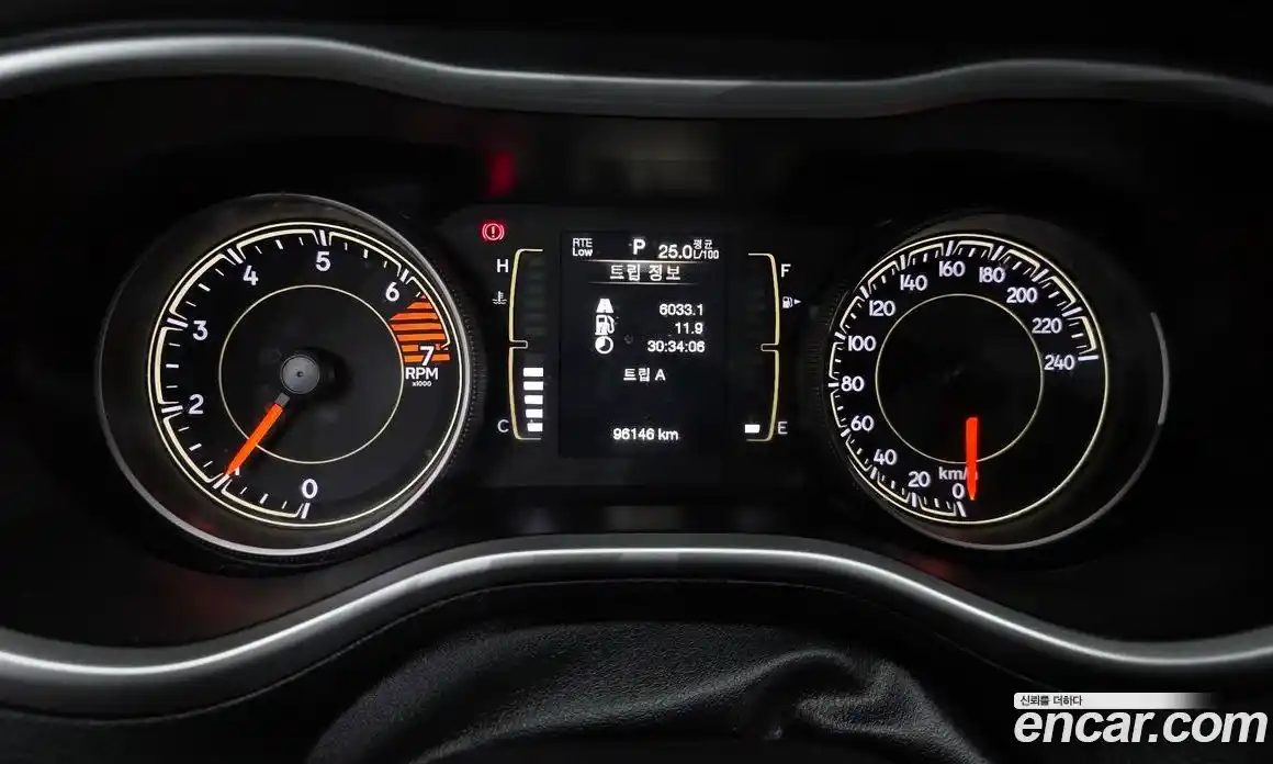 Jeep Cherokee 2017 2.4 гидро в Москве № 1015045, фото 8