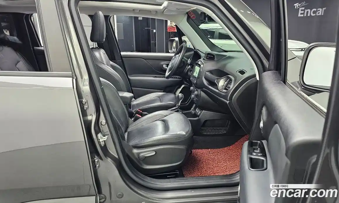 Jeep Renegade 2019 2.4 гидро в Москве № 1015060, фото 11