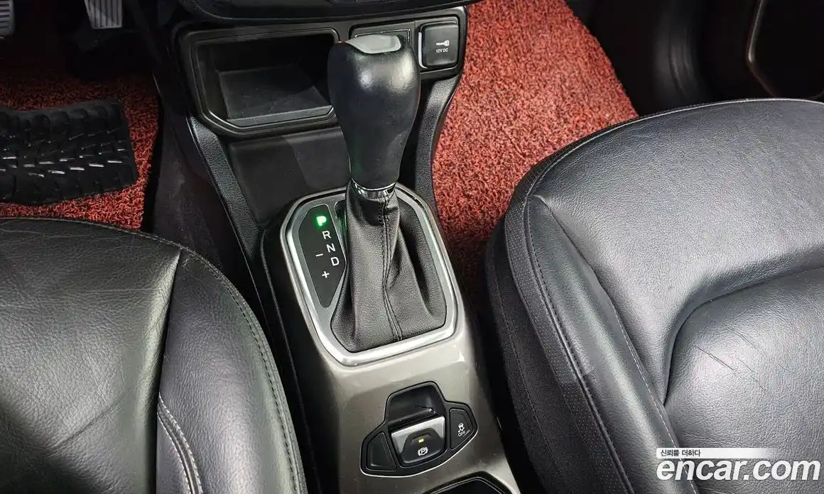 Jeep Renegade 2019 2.4 гидро в Москве № 1015060, фото 9