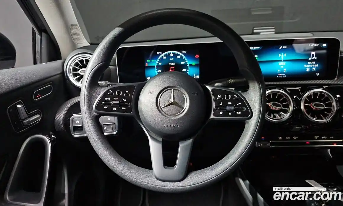 Mercedes-Benz A-Class 2020 2.0 гидро в Москве № 143698, фото 14
