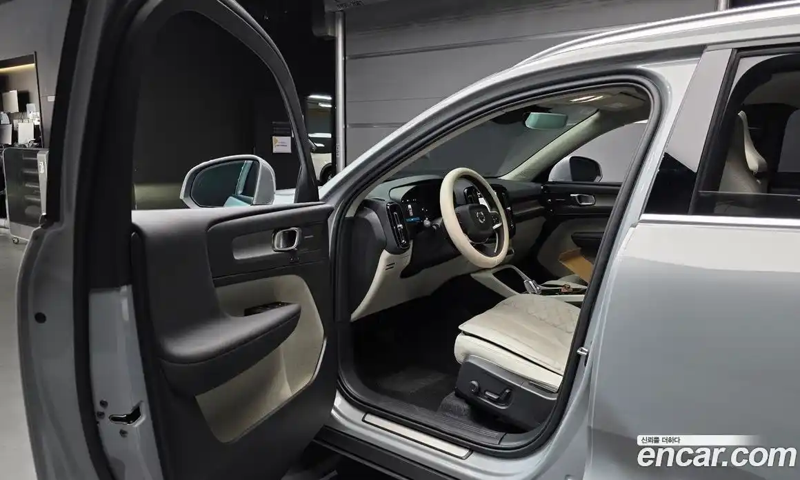 Volvo XC40 2024 2.0 гидро в Москве № 153760, фото 11