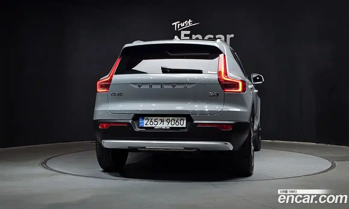 Volvo XC40 2024 2.0 гидро в Москве № 153760, фото 4