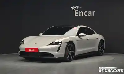 Porsche Taycan, 2022