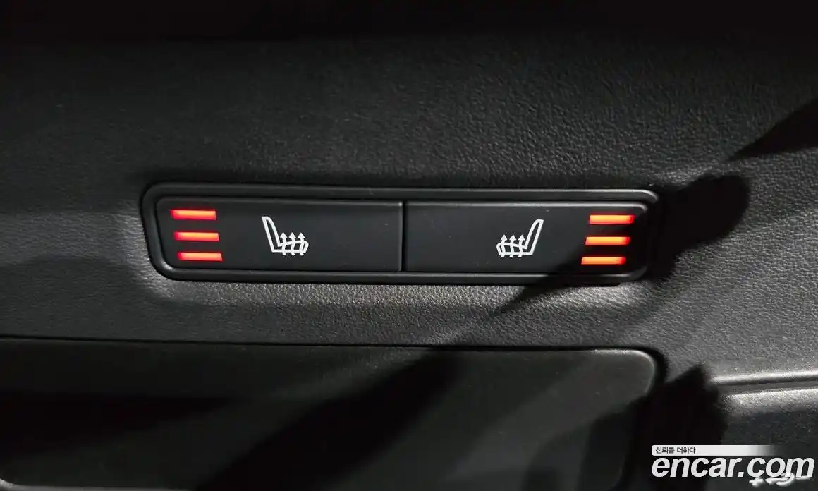 Land Rover Range-Rover Velar 2022 3.0 гидро в Москве № 166066, фото 18