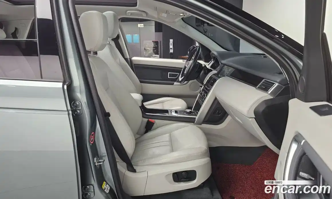 Land Rover Discovery Sport 2017 2.0 гидро в Москве № 166156, фото 11