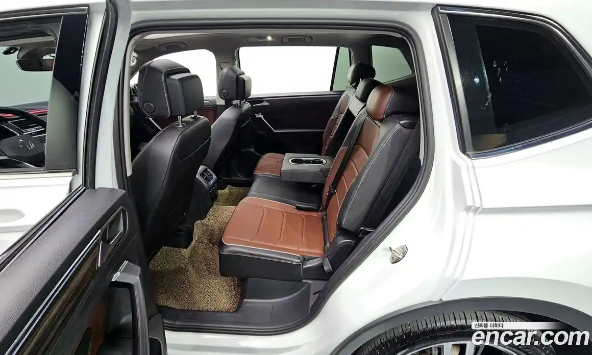 Volkswagen Tiguan 2022 2.0 гидро в Москве № 168644, фото 11