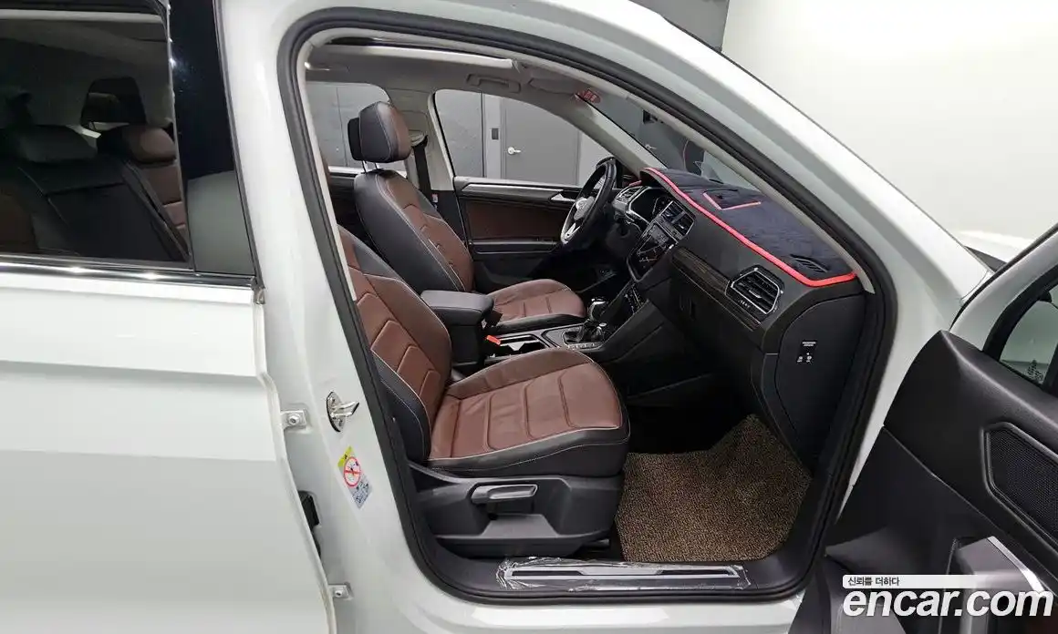 Volkswagen Tiguan 2022 2.0 гидро в Москве № 168644, фото 12