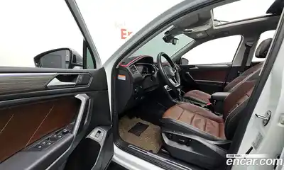 Volkswagen Tiguan 2022 2.0 гидро в Москве № 168644, миниатюра 10