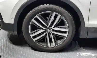 Volkswagen Tiguan 2023 2.0 гидро в Москве № 168680, миниатюра 5