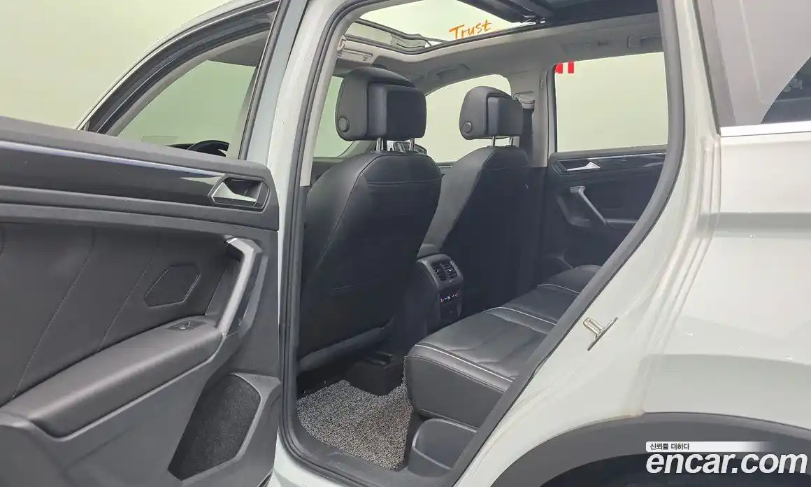 Volkswagen Tiguan 2022 2.0 гидро в Москве № 168741, фото 17