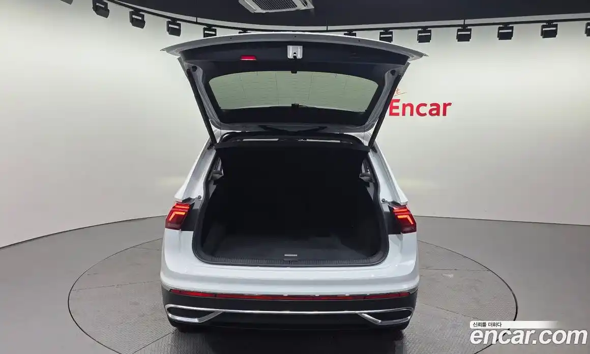Volkswagen Tiguan 2022 2.0 гидро в Москве № 168741, фото 20