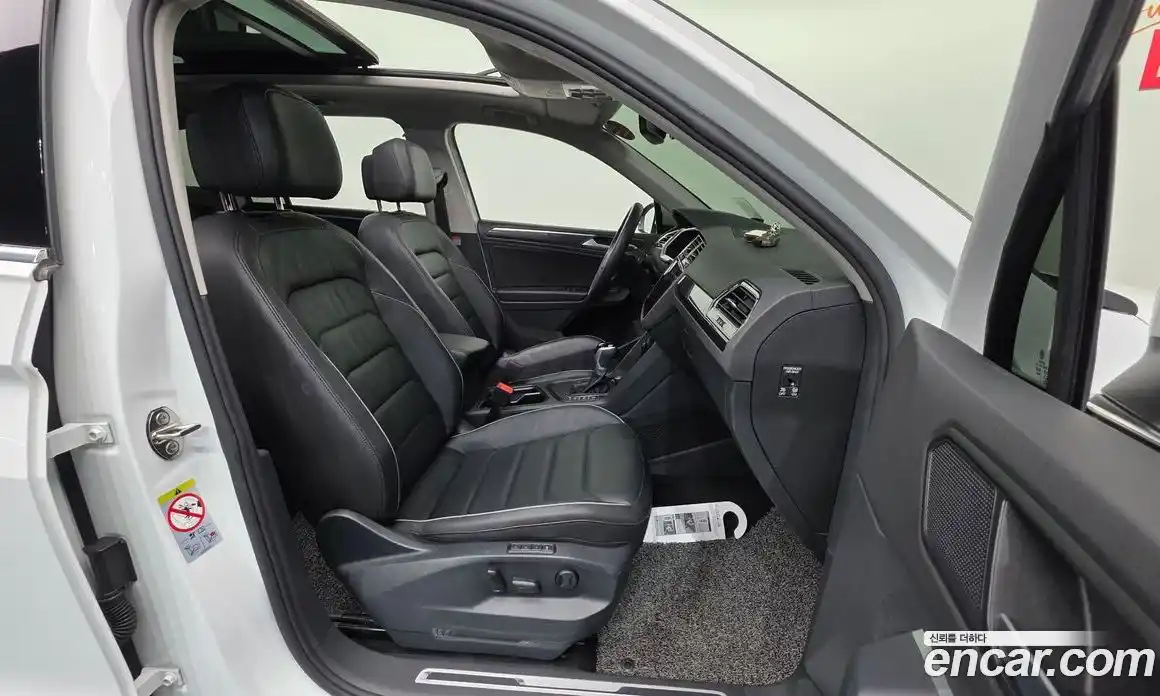 Volkswagen Tiguan 2022 2.0 гидро в Москве № 168741, фото 10