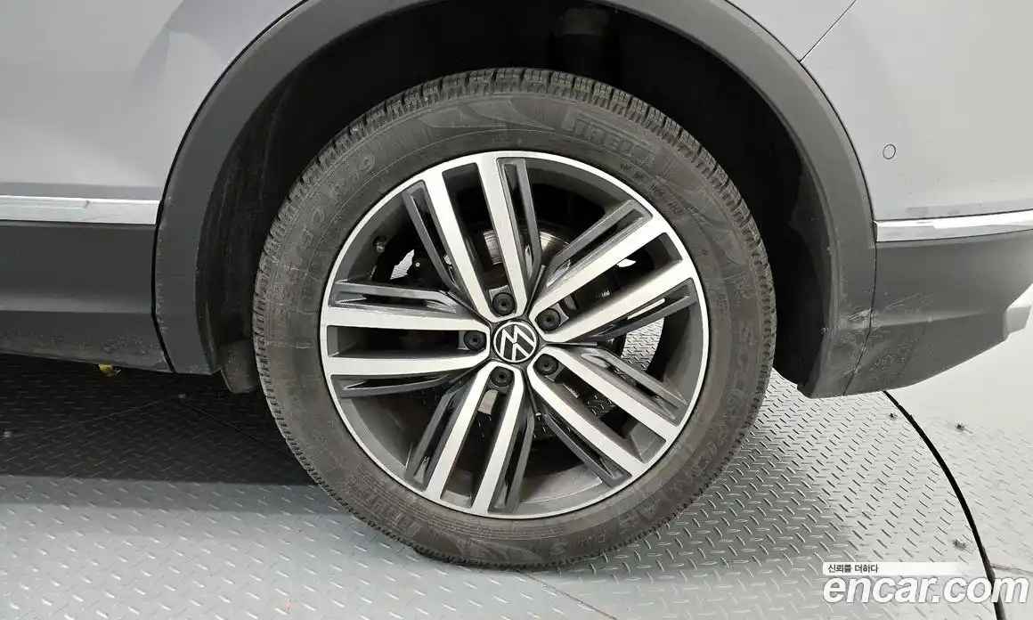 Volkswagen Tiguan 2022 2.0 гидро в Москве № 168782, фото 5