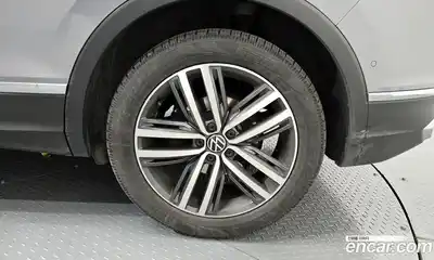 Volkswagen Tiguan 2022 2.0 гидро в Москве № 168782, миниатюра 5