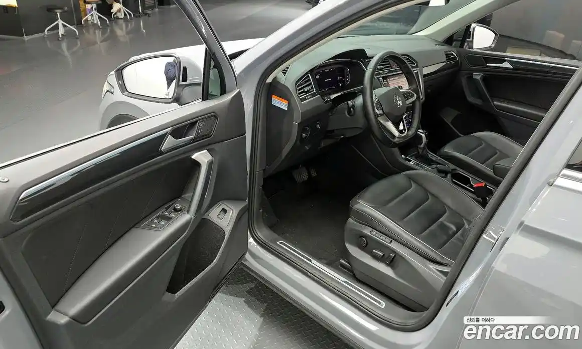 Volkswagen Tiguan 2022 2.0 гидро в Москве № 168782, фото 10