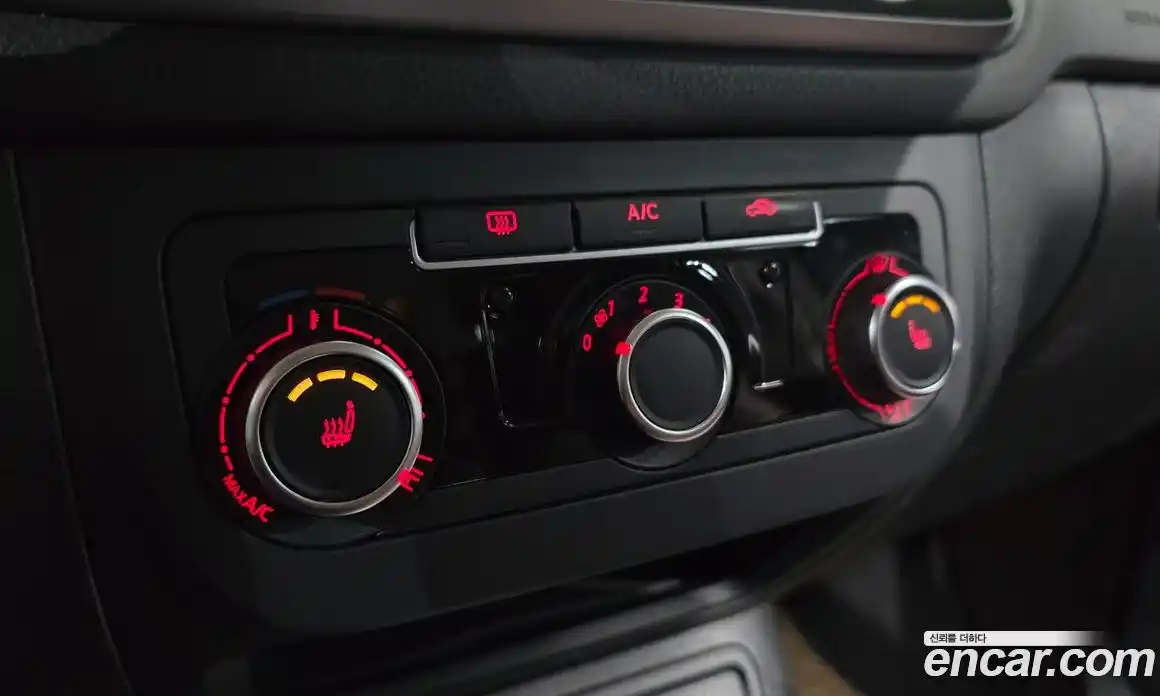 Volkswagen Tiguan 2014 2.0 гидро в Москве № 169114, фото 18
