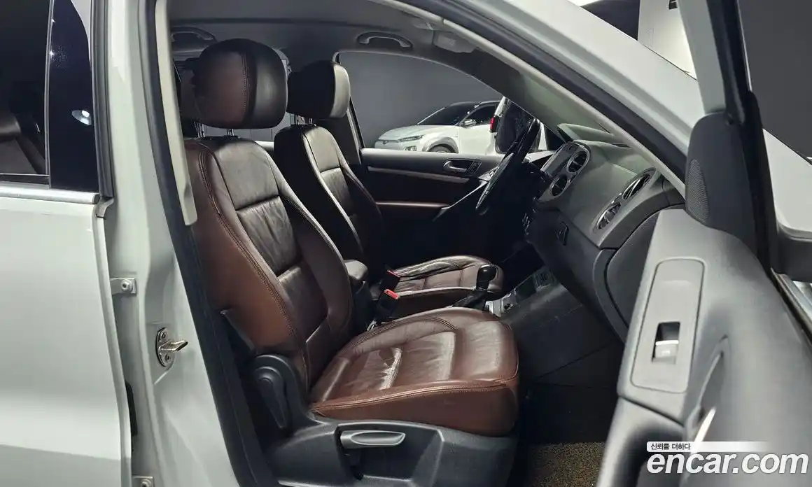 Volkswagen Tiguan 2014 2.0 гидро в Москве № 169114, фото 10