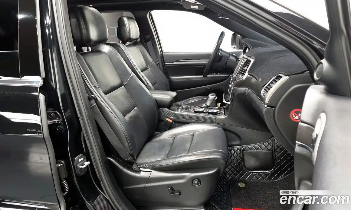 Jeep Cherokee 2018 3.6 гидро в Москве № 169785, фото 11
