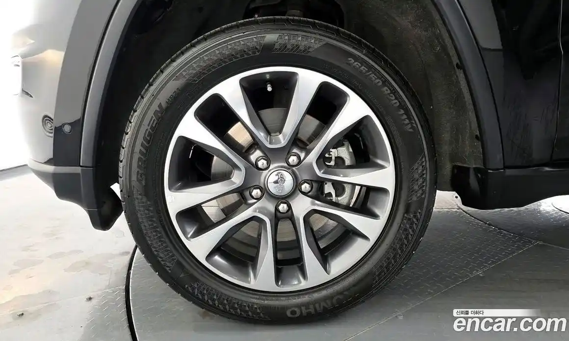 Jeep Cherokee 2018 3.6 гидро в Москве № 169785, фото 5