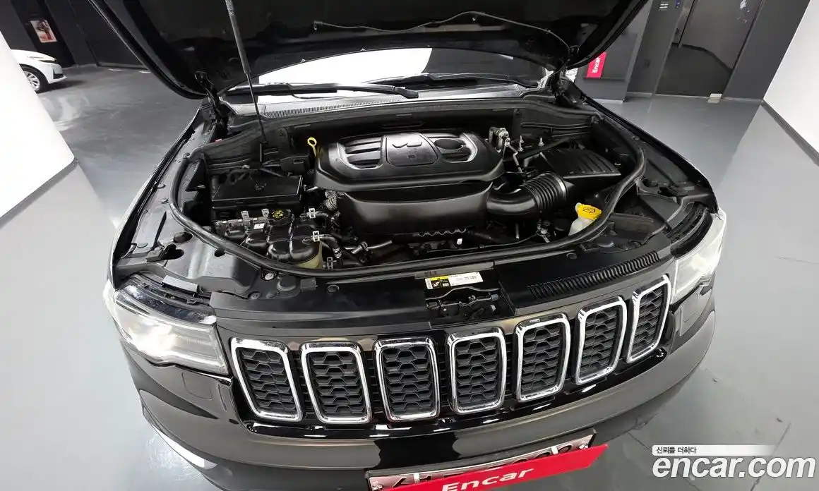 Jeep Cherokee 2018 3.6 гидро в Москве № 169785, фото 6