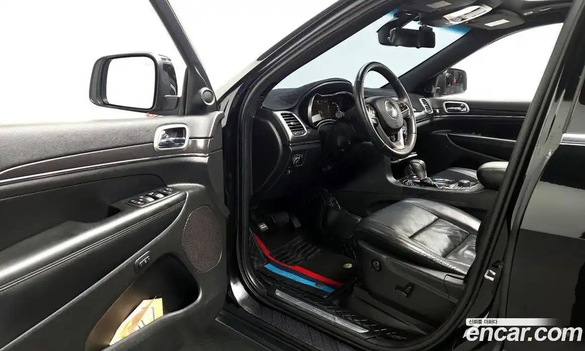 Jeep Cherokee 2018 3.6 гидро в Москве № 169785, фото 10