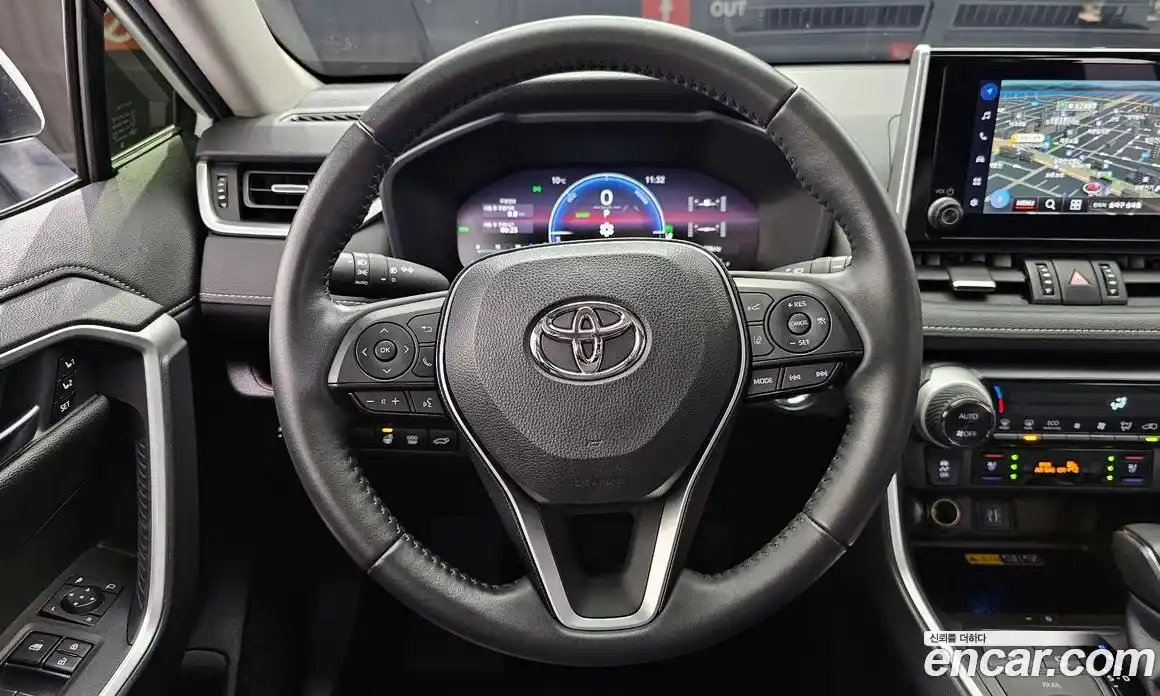 Toyota RAV4 2023 2.5 гидро в Москве № 170227, фото 13