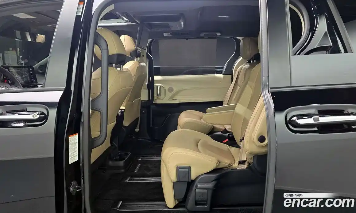 Toyota Sienna 2021 2.5 гидро в Москве № 170229, фото 12
