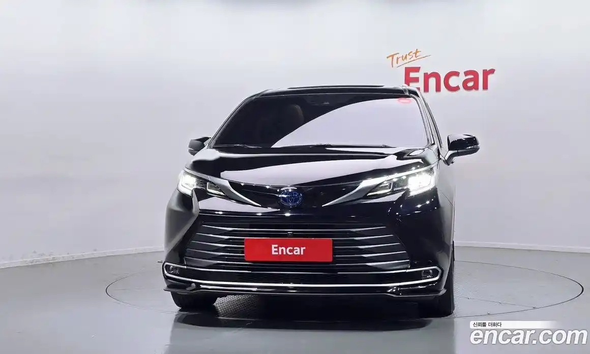 Toyota Sienna 2021 2.5 гидро в Москве № 170229, фото 3