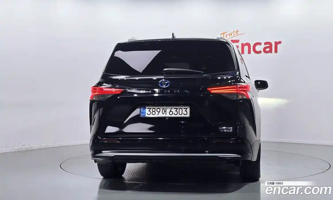 Toyota Sienna 2021 2.5 гидро в Москве № 170229, фото 4