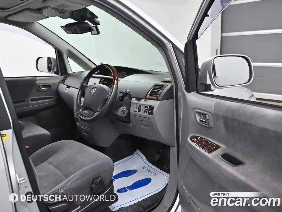 Toyota Noah 2005 2.0 вариатор в Москве № 170369, фото 11
