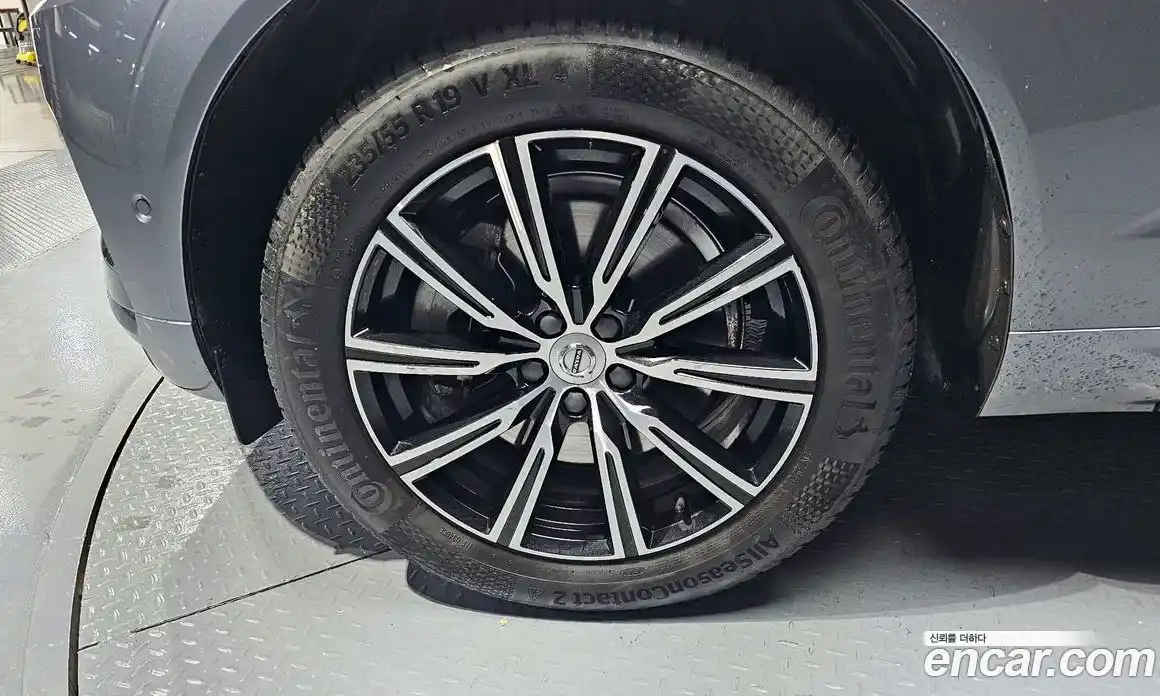 Volvo XC60 2019 2.0 гидро в Москве № 197089, фото 5