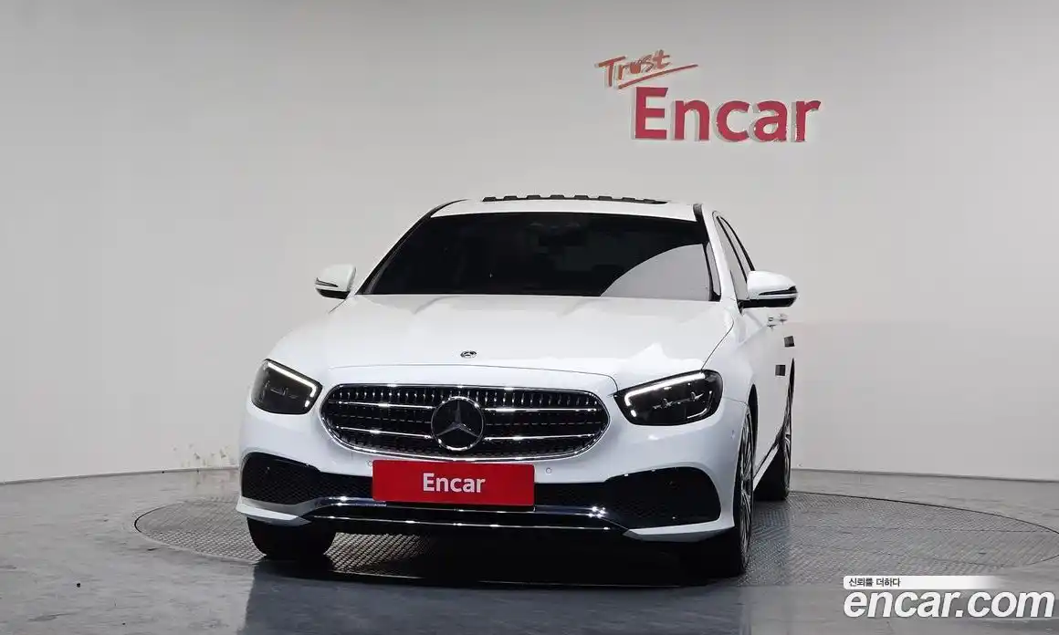 Mercedes-Benz E-Class 2021 2.0 гидро, фото 3