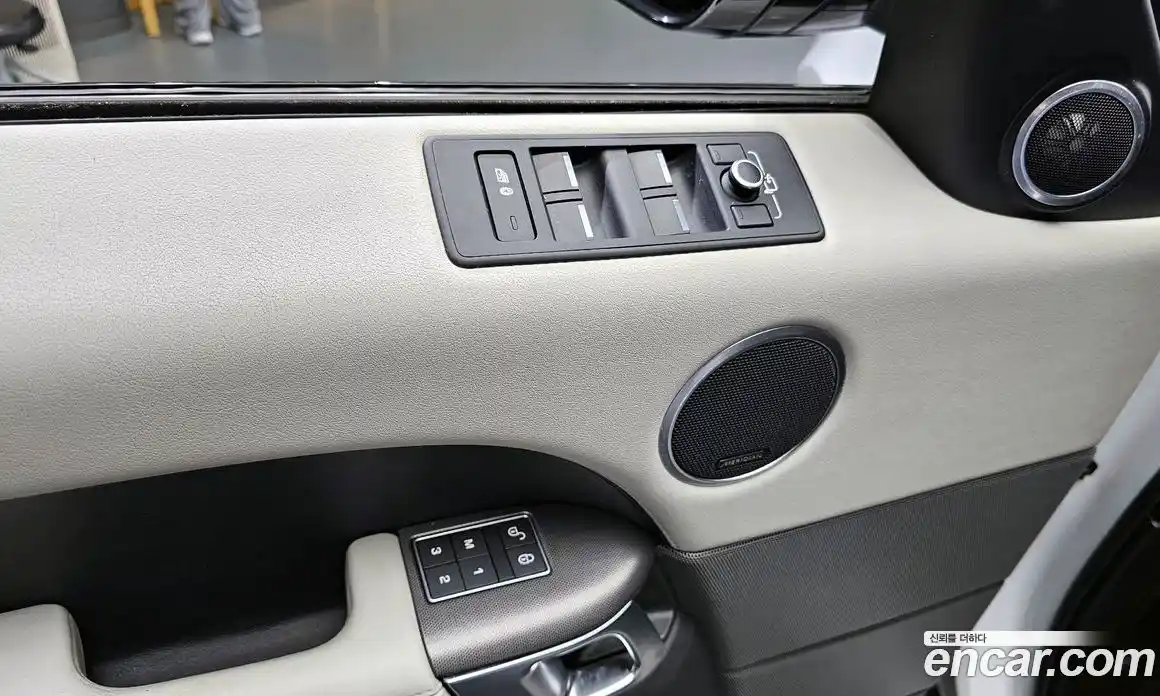 Land Rover Range-Rover Sport 2016 3.0 гидро в Москве № 213420, фото 14