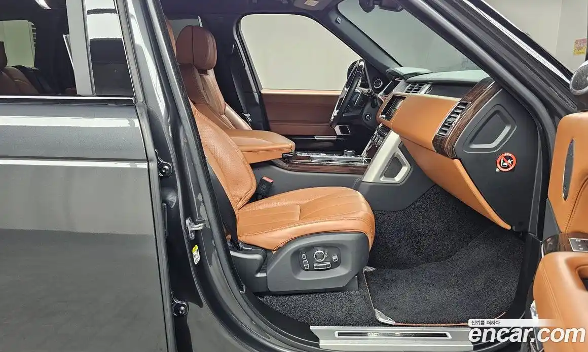 Land Rover Range-Rover 2017 4.4 гидро в Москве № 213778, фото 11